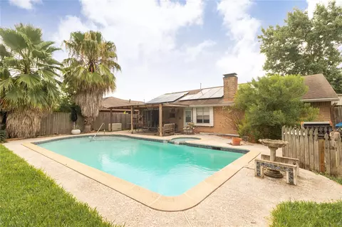 827 Onaleigh Dr, Channelview, TX 77530