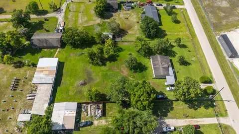 17520 Janacek Rd, Crosby, TX 77532