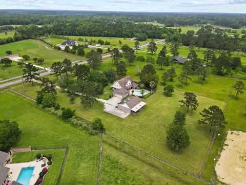 16421 Westbury Rd, Beaumont, TX 77713