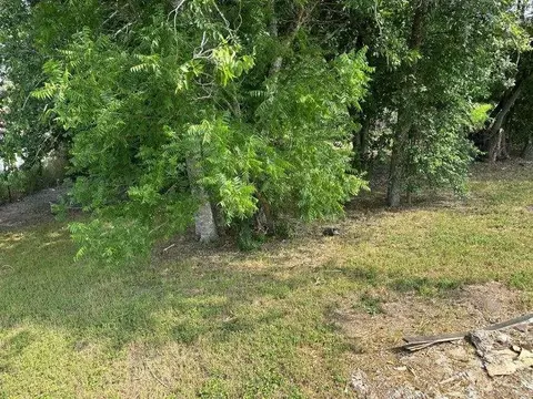 800 Carter St, Beeville, TX 78102 photo 5
