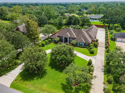 807 Murphy Ln, Friendswood, TX 77546