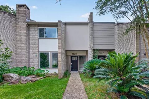 2123 Lake Village Dr, Kingwood, TX 77339