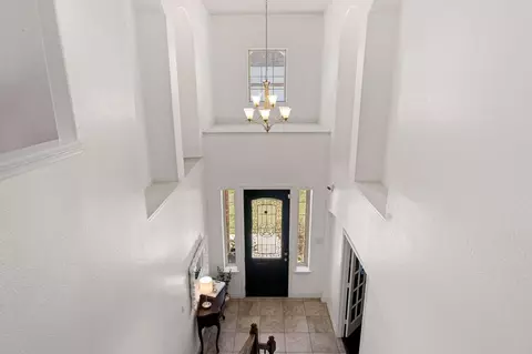 Entry Way - 2007 Brookmont Dr, Conroe, TX 77301 photo 8 of 9