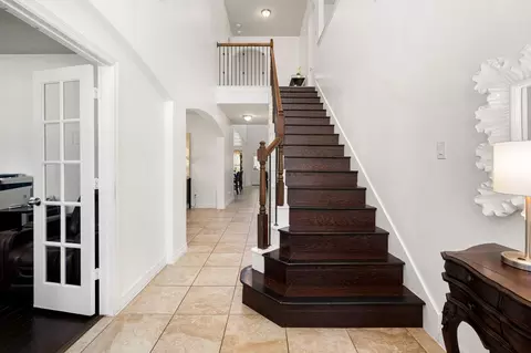 Entry Way - 2007 Brookmont Dr, Conroe, TX 77301 photo 2 of 9