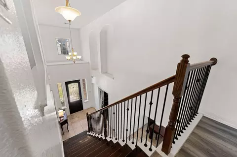 Entry Way - 2007 Brookmont Dr, Conroe, TX 77301 photo 7 of 9