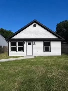 2211 Avenue C, Nederland, TX 77627