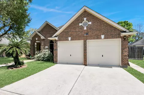 4607 Twin Elm Dr, Fresno, TX 77545