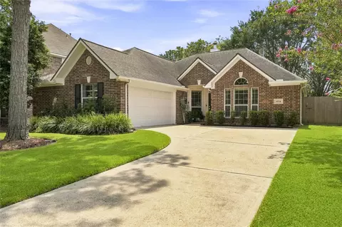 4034 Ridgepoint Dr, Pearland, TX 77584
