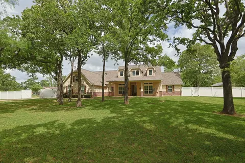 101 Pin Oak Ln, Hempstead, TX 77445