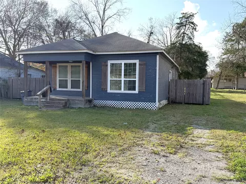 410 N Elm St, Trinity, TX 75862 photo 1