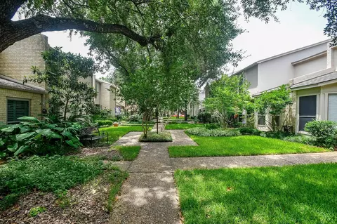 5214 Palmetto St, Bellaire, TX 77401
