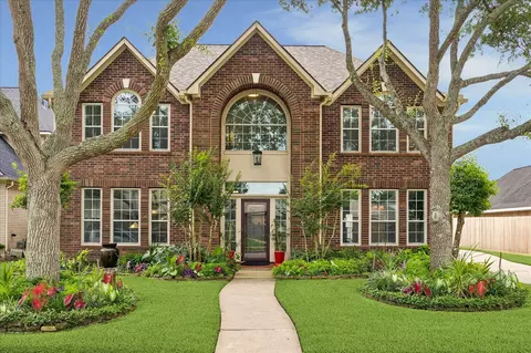 3023 Rothbury Dr, Pearland, TX 77584