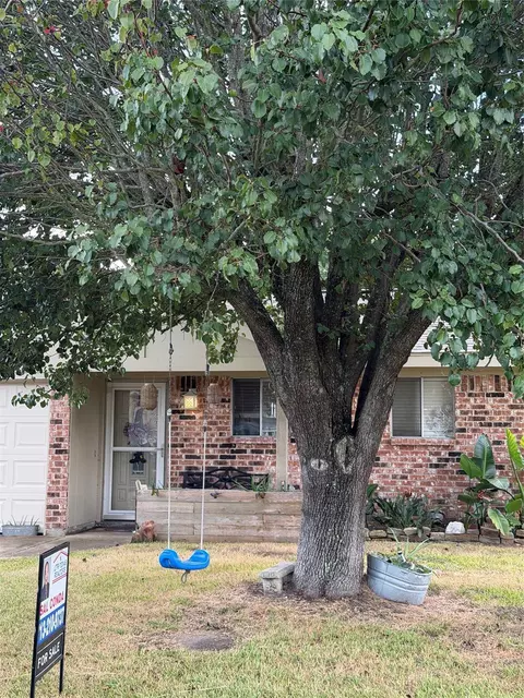 2225 34th Ave N, Texas City, TX 77590