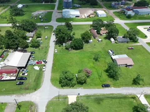 2702 12th St, Hempstead, TX 77445 photo 4
