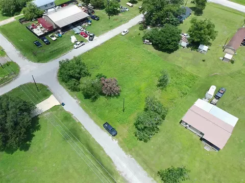 2702 12th St, Hempstead, TX 77445 photo 2