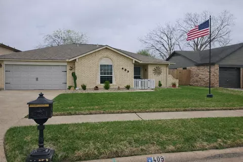 409 N Travis St, Deer Park, TX 77536