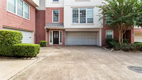 1743 Mcilhenny St, Houston, TX 77004