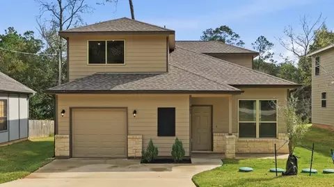 903 Crystal River Rd, Montgomery, TX 77316