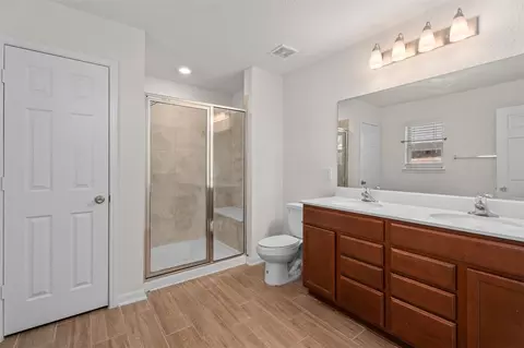 Bath - 1968 Harmon Dr, Conroe, TX 77304 photo 1 of 2
