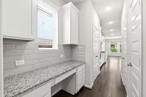 Entry Way - 28051 Drifters Bend Dr, Spring, TX 77386 photo 3 of 4