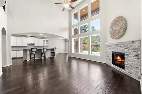 Living - 28051 Drifters Bend Dr, Spring, TX 77386 photo 3 of 3