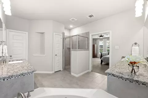 Bath - 28051 Drifters Bend Dr, Spring, TX 77386 photo 2 of 5