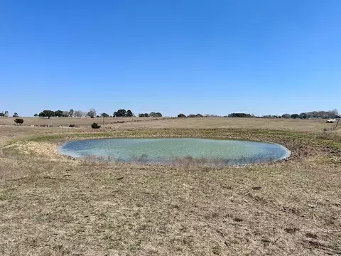 6446 Mensik Rd, Schulenburg, TX 78956
