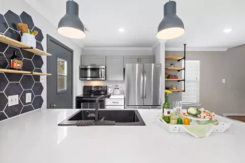 9623 Elmview Pl #1, Houston, TX 77080