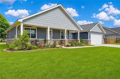 1914 Lynn St, El Campo, TX 77437