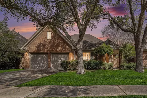 13826 Aspen Cove Dr, Houston, TX 77077