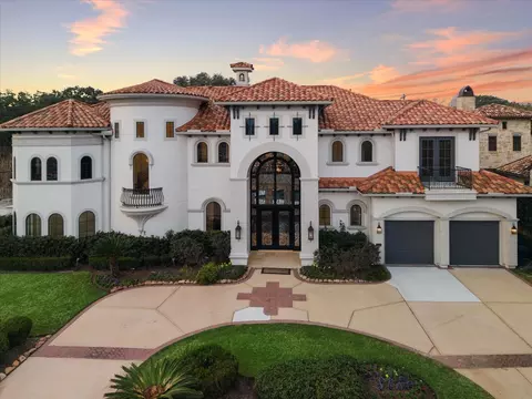 5101 Huckleberry Cir, Houston, TX 77056