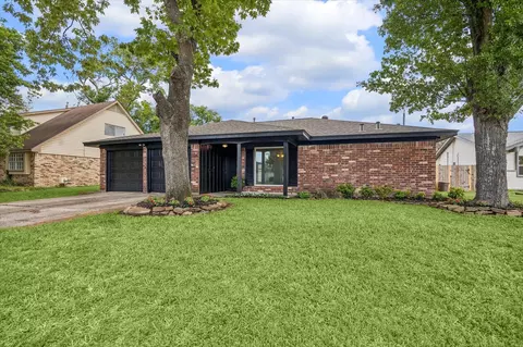 6026 Golden Forest Dr, Houston, TX 77092