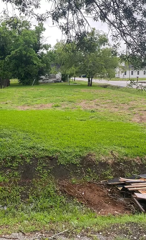 7214 Dallas St, Baytown, TX 77521