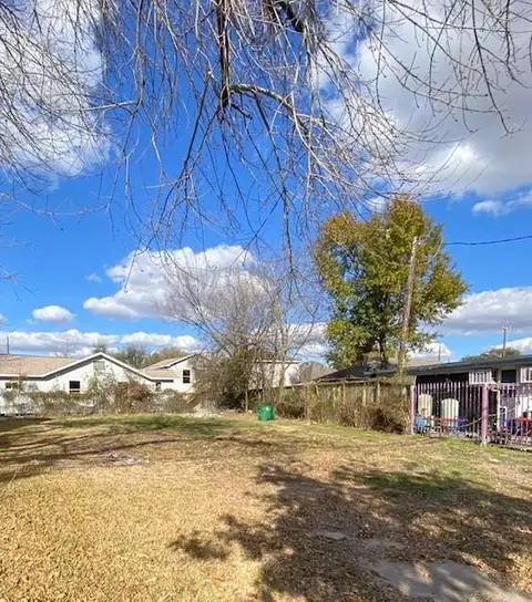 4405 Canal St, Houston, TX 77011