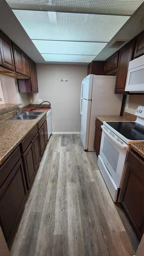 2818 S Bartell Dr #7, Houston, TX 77054