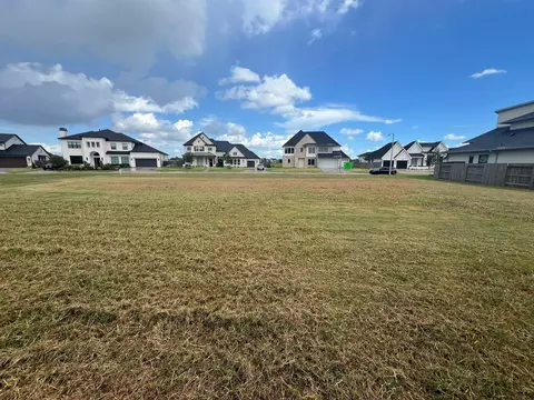 4812 Lost Creek Ln, League City, TX 77573