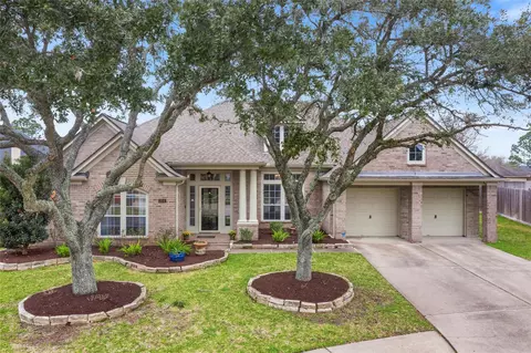 104 Grand Falls Ct, Dickinson, TX 77539