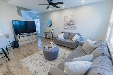 6216 Stoney Creek Dr, Pasadena, TX 77503