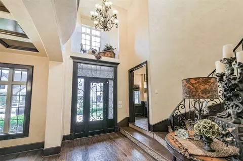 Entry Way - 111 Oak Estates Dr, Conroe, TX 77384 photo 3 of 5