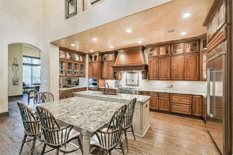 Kitchen - 111 Oak Estates Dr, Conroe, TX 77384 photo 2 of 4