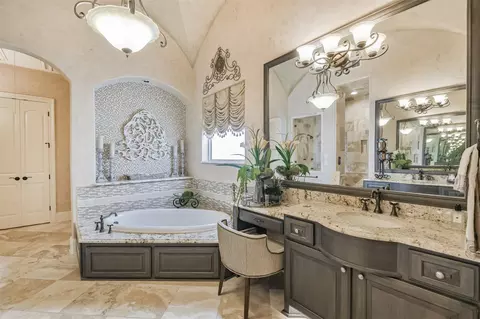 Bath - 111 Oak Estates Dr, Conroe, TX 77384 photo 3 of 9