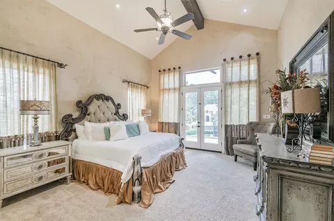 Bedroom - 111 Oak Estates Dr, Conroe, TX 77384 photo 1 of 5