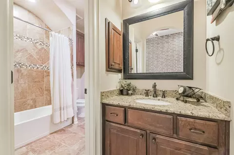 Bath - 111 Oak Estates Dr, Conroe, TX 77384 photo 8 of 9