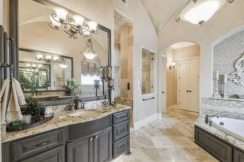 Bath - 111 Oak Estates Dr, Conroe, TX 77384 photo 4 of 9