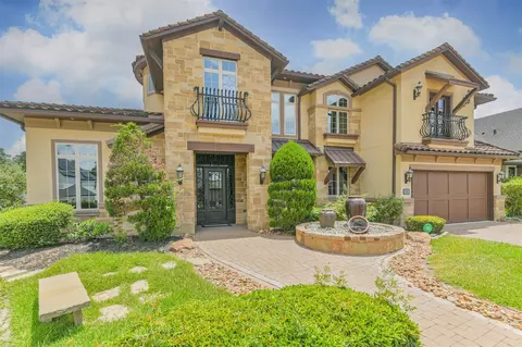 Exterior - 111 Oak Estates Dr, Conroe, TX 77384 photo 2 of 5