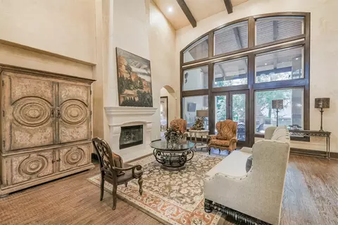 Living - 111 Oak Estates Dr, Conroe, TX 77384 photo 2 of 7