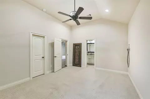 Bedroom - 111 Oak Estates Dr, Conroe, TX 77384 photo 3 of 5