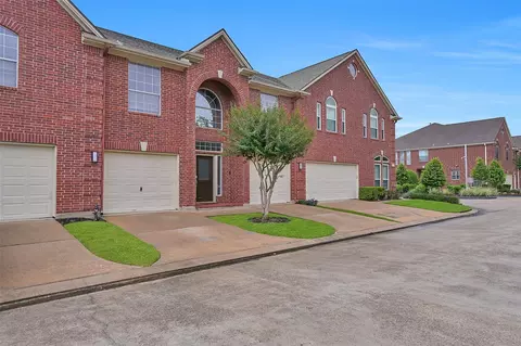 1408 S Friendswood Dr #202, Friendswood, TX 77546