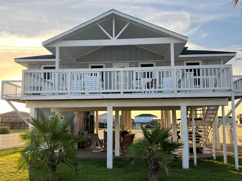 307 Angel Wing St, Surfside Beach, TX 77541