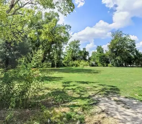 803 W Archer Rd, Baytown, TX 77521